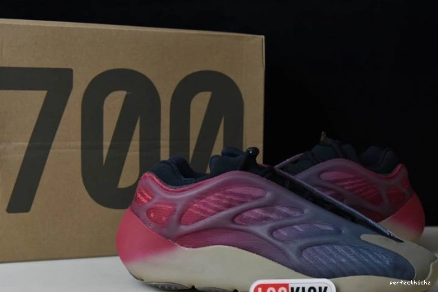 Carbon Yeezy V3 700 Fade GW1814 Adidas 0818